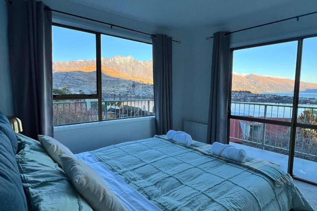 Lakeview Home Retreat At Queenstown Hill Екстериор снимка